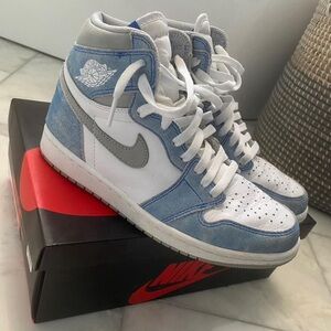 Air Jordan 1 Retro High OG - Size 7.5M - Men’s